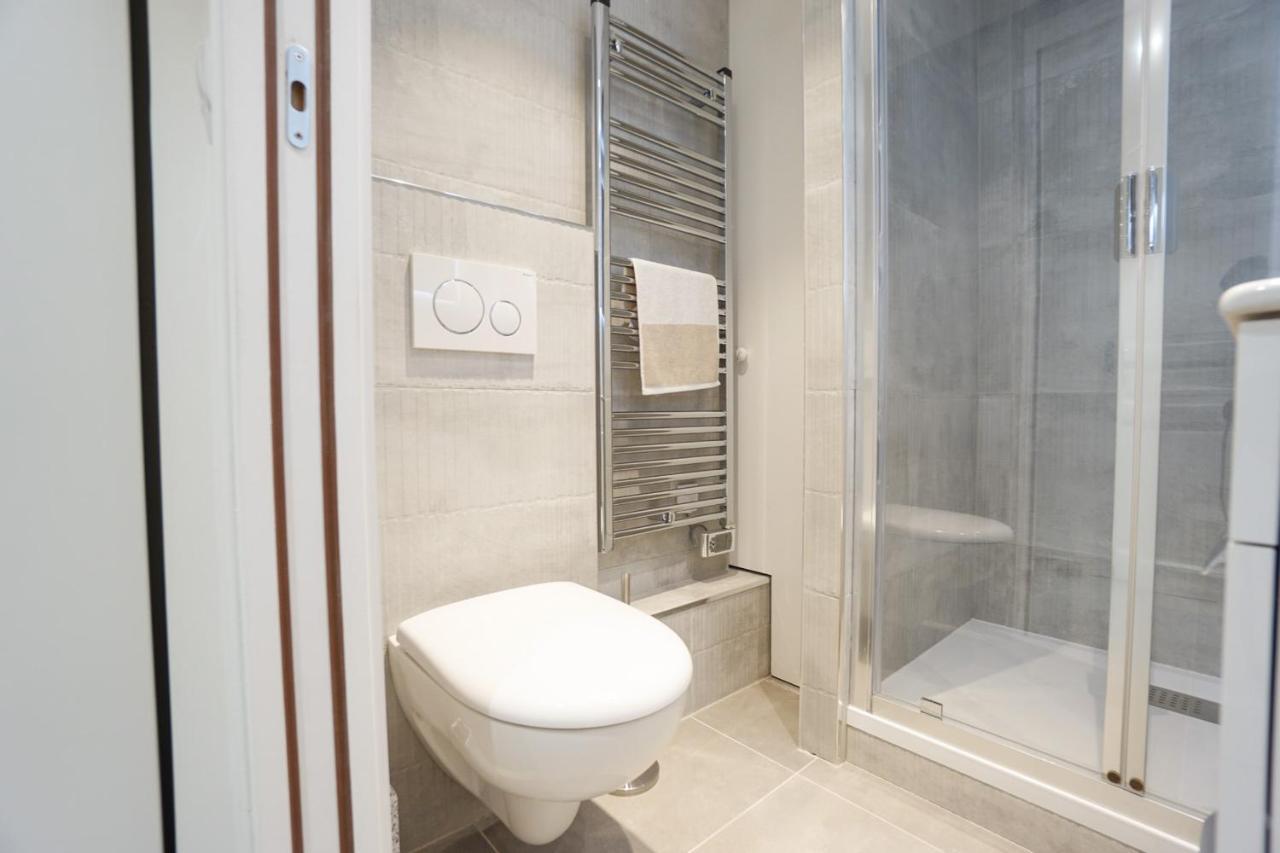 Modern Duplex Close To The Eiffel Tower Paris Exterior foto