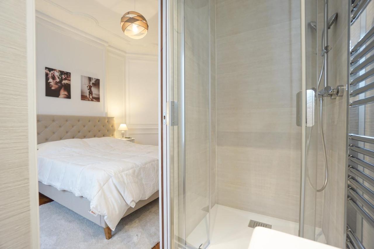 Modern Duplex Close To The Eiffel Tower Paris Exterior foto